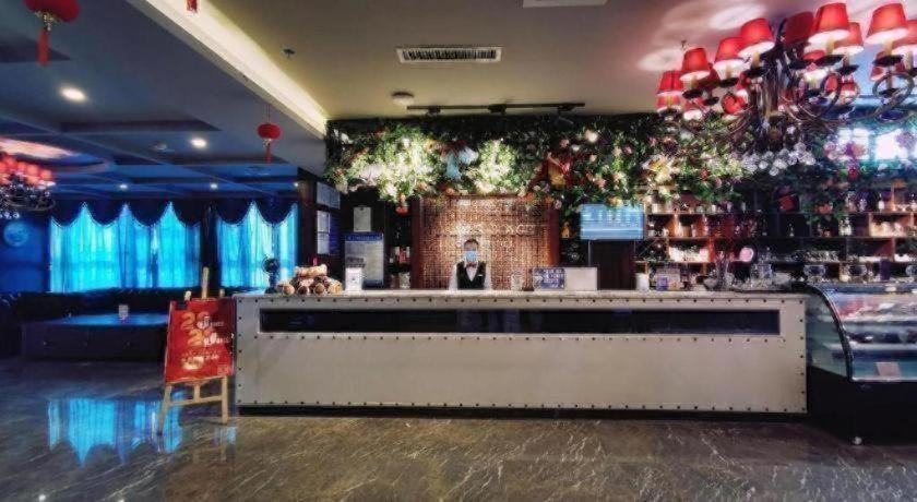 Hotel James Joyce Coffetel Golmud Huaxing Plaza Branch Esterno foto